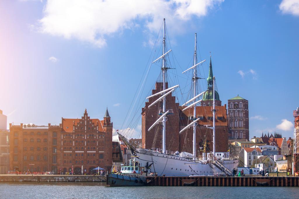 Altstadt Hotel Peiss Штральзунд Экстерьер фото